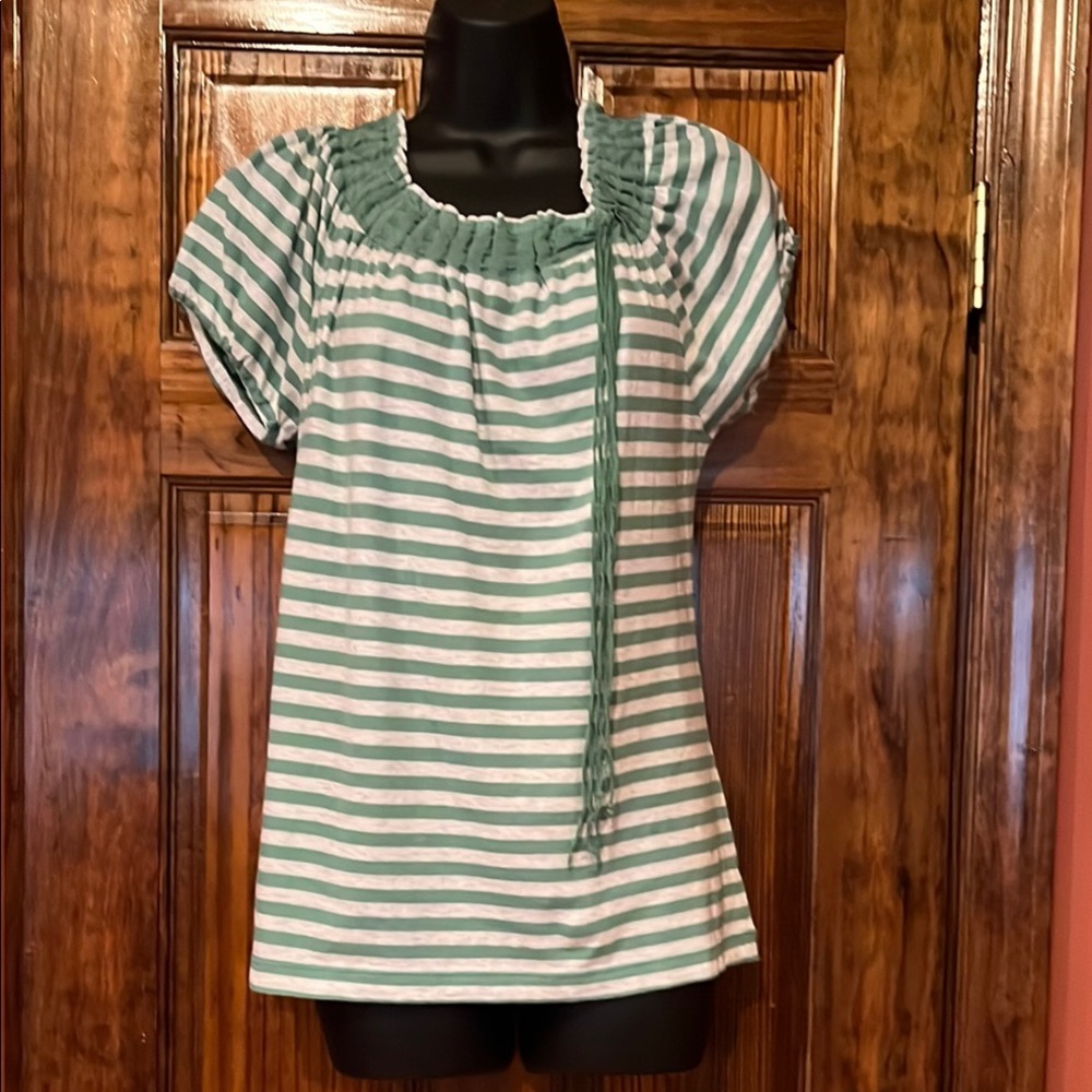 BCBGMaxAzria Green and White Flutter Sleeve Smocked Blouse